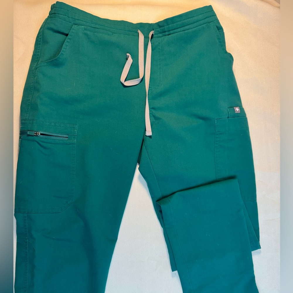 Figs Green Scrub Top TW2000T with draw string